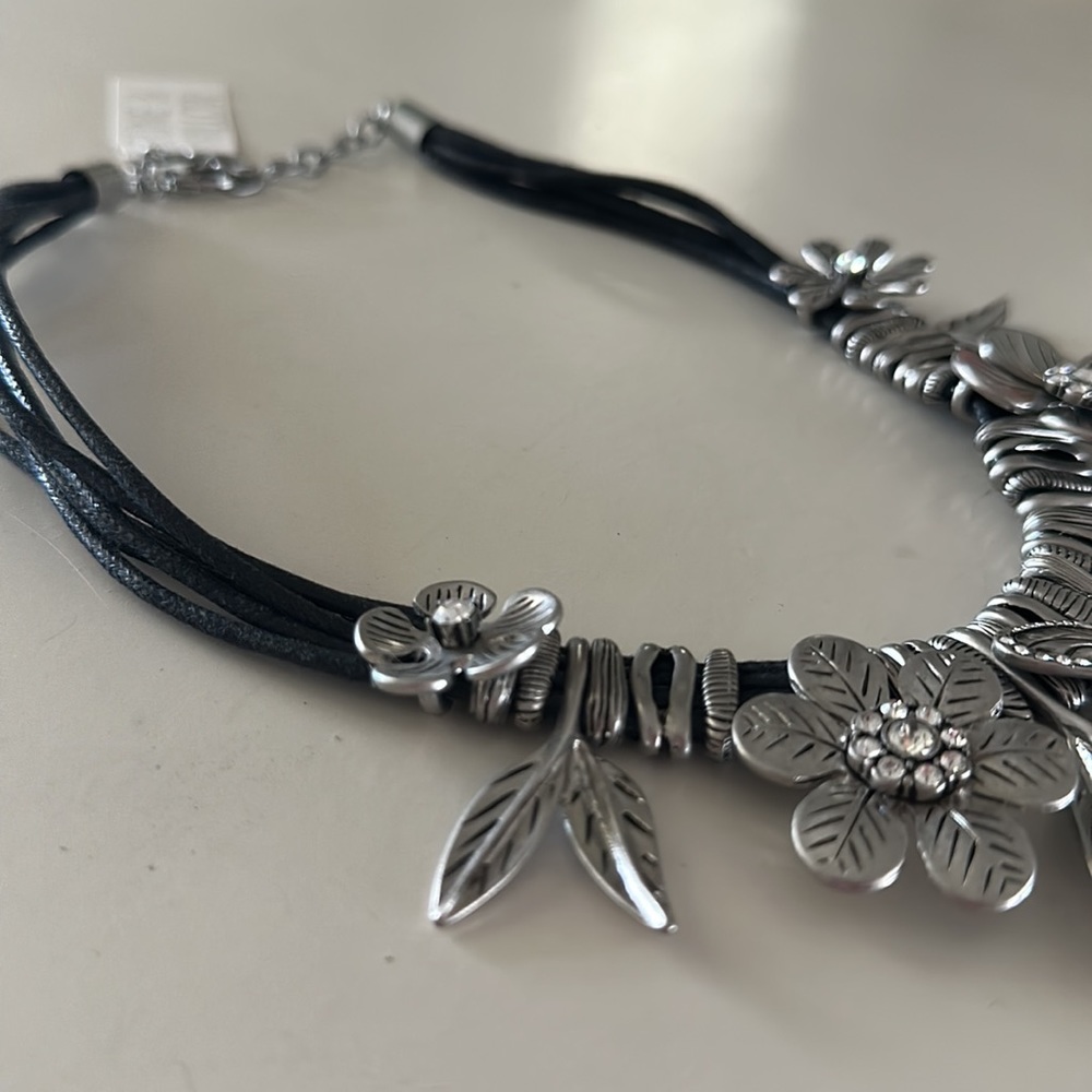 Unique silver and black leather necklace - Picture 2 of 4